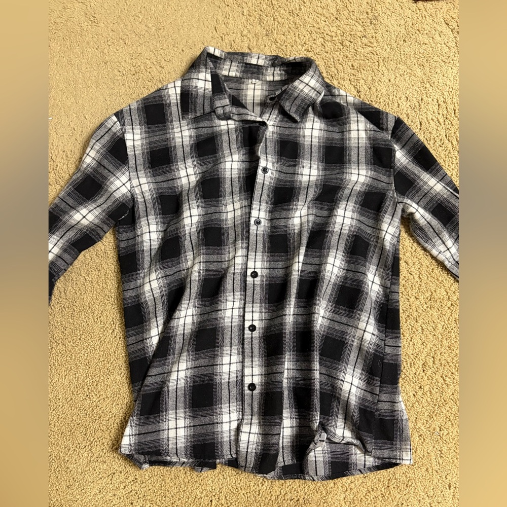 Women’s Black and White Plaid Shirt